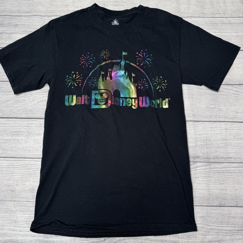 Walt Disney‎ World Metallic Rainbow Foil Fireworks Castle Black T Shirt Small